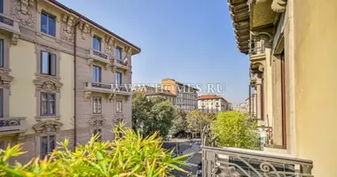 2 bedroom apartment in Milan, Italy