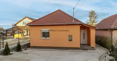 3 room house in Szekesfehervari jaras, Hungary