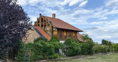 7 room house in Koroeshegy, Hungary