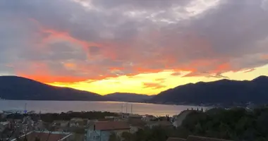 Apartamento 2 habitaciones en Tivat, Montenegro