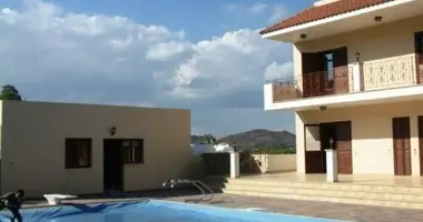 9 bedroom house in Ayia Anna, Cyprus