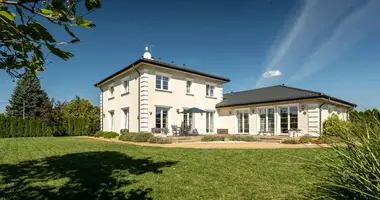 Propriété commerciale 320 m² dans Varsovie, Pologne