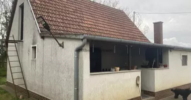 2 room house in Helvecia, Hungary