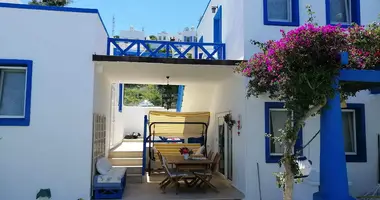 Villa 4 Zimmer mit Balkon, mit Klimaanlage, mit Meerblick in Dagbelen, Türkei