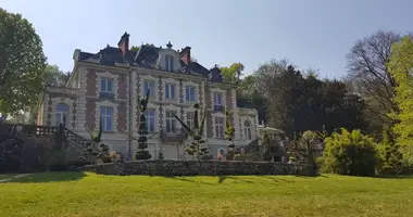 Замок 9 спален в Tours, Франция