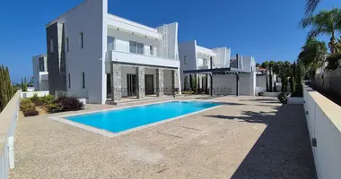 Villa 5 bedrooms in Paralimni, Cyprus