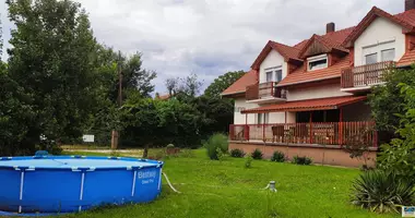 8 room house in Vonyarcvashegy, Hungary