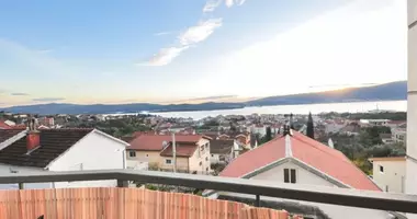 Квартира 2 спальни в Тиват, Черногория