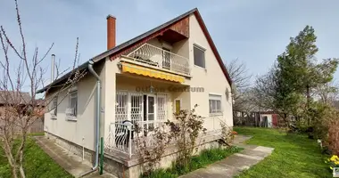 6 room house in Balatonkenese, Hungary