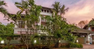 Villa  mit Möbliert, mit Klimaanlage, mit Yard in Phuket, Thailand