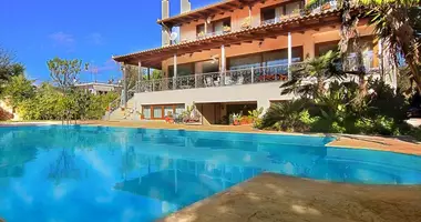 Villa 15 Zimmer mit Schwimmbad, mit Bergblick, mit Stadtblick in Koropi, Griechenland