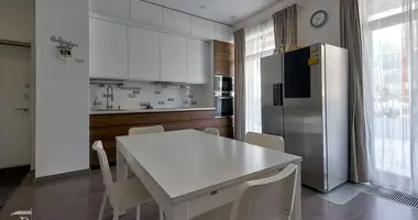 4 room apartment in Kopisca, Belarus