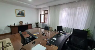 Офис 320 м² в Ташкент, Узбекистан