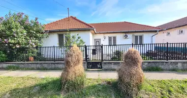 Casa 3 habitaciones en Uello, Hungría