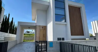 Villa 3 bedrooms in Paralimni, Cyprus