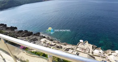 Penthouse 3 bedrooms in Pecurice, Montenegro