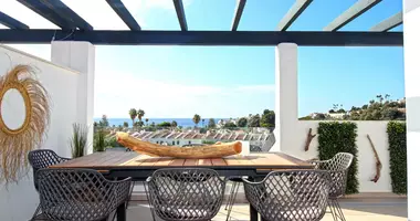 Penthouse 4 rooms with air conditioning, with sea view, with mountain view in Estepona, Spain