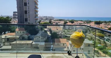 5 room apartment in Tel Aviv-Yafo, Israel