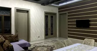 Дом 7 комнат с c ремонтом в Ташкент, Узбекистан
