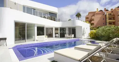 5 bedroom apartment in Adeje, Spain