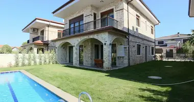 Casa 3 habitaciones con balcón, con airea acondicionado, con estacionamiento en Doesemealti, Turquía
