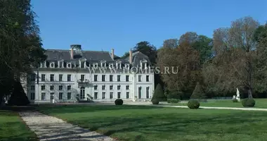Villa  mit Möbliert, mit Garten, mit Verfügbar in Paris, Frankreich