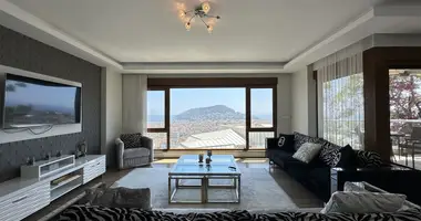 Mieszkanie 4 pokoi w Alanya, Turcja