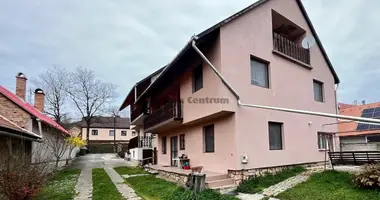 House 10 rooms in Mor, Hungary