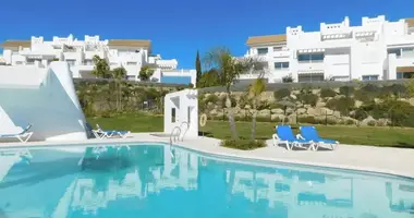 2 bedroom apartment in Estepona, Spain
