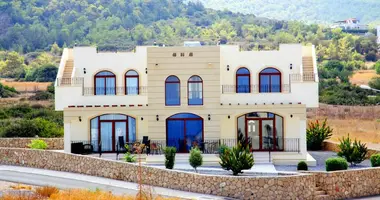 Таунхаус 3 комнаты  с балконом, с кондиционером, с видом на море в Эсентепе, Северный Кипр