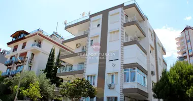 Mieszkanie 3 pokoi z meble, z ogród, z vid na gorod city view w Konyaalti, Turcja
