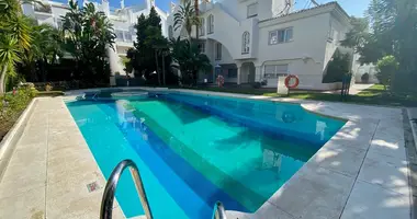 Mieszkanie 5 pokojów w Marbella, Hiszpania
