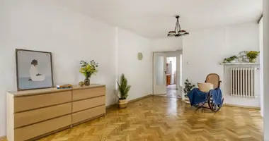 Mieszkanie 3 pokoi w Warszawa, Polska