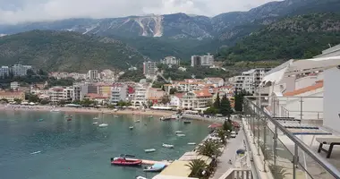 5 room apartment in Rafailovici, Montenegro