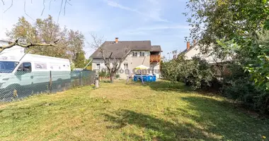 8 room house in Adony, Hungary