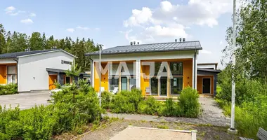 2 bedroom house in Helsinki sub-region, Finland