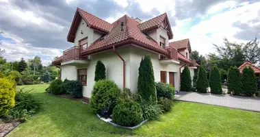 4 room house in Magdalenka, Poland
