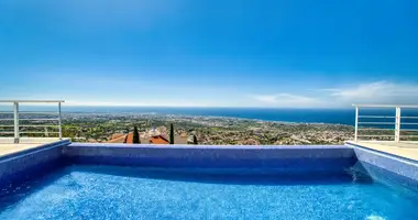 4 bedroom house in Kamares, Cyprus