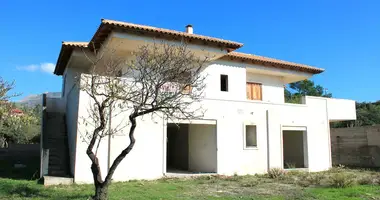 Casa de campo 7 habitaciones en Kalyvia Thorikou, Grecia