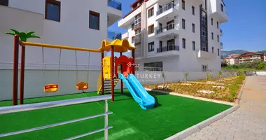 3 room apartment with furniture, with elevator, with air conditioning in Alanya, Turkey