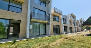Reihenhaus 5 Zimmer mit Möbliert, mit Terrasse, mit Garage in Batumi, Georgien