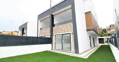 Haus 5 Schlafzimmer mit Balkon, mit Parken, mit mit Reparatur in Yuezuencueyil Mahallesi, Türkei