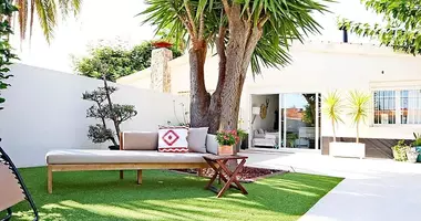 Villa 3 bedrooms with Air conditioner, with Terrace, with By the sea in Torrevieja, Spain