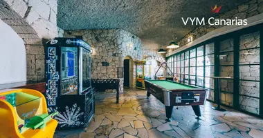 Apartment in Urbanizacion El Guincho, Spain