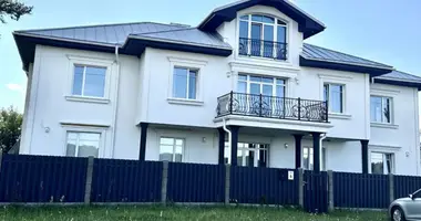 House 10 rooms with parking in Podnieki, Latvia