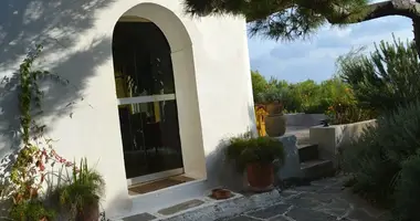 Dom wolnostojący 2 pokoi w Rafina, Grecja