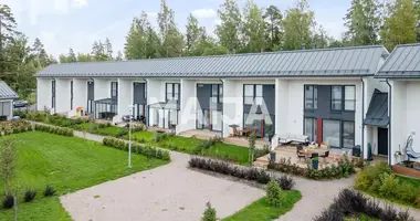 4 bedroom apartment in Jaervenpaeae, Finland