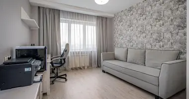 Apartamento 3 habitaciones en Minsk, Bielorrusia