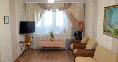 Apartamento 3 habitaciones en Zhodino, Bielorrusia