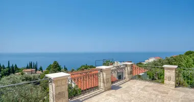 Villa 4 bedrooms with By the sea in Rijeka-Rezevici, Montenegro